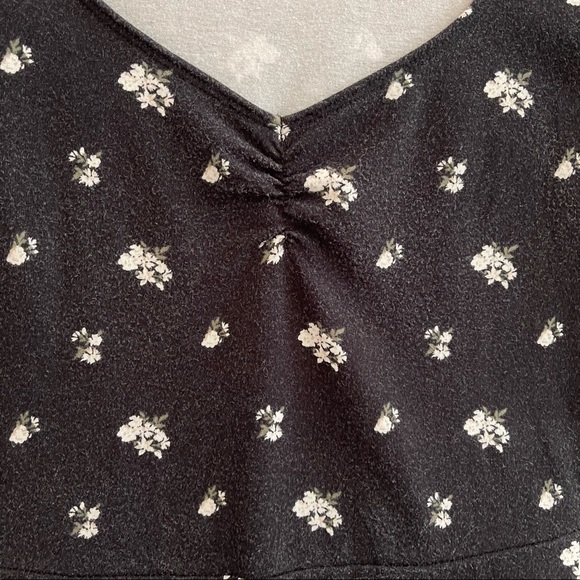 Hollister Floral Dress Size Small - Picture 3 of 4
